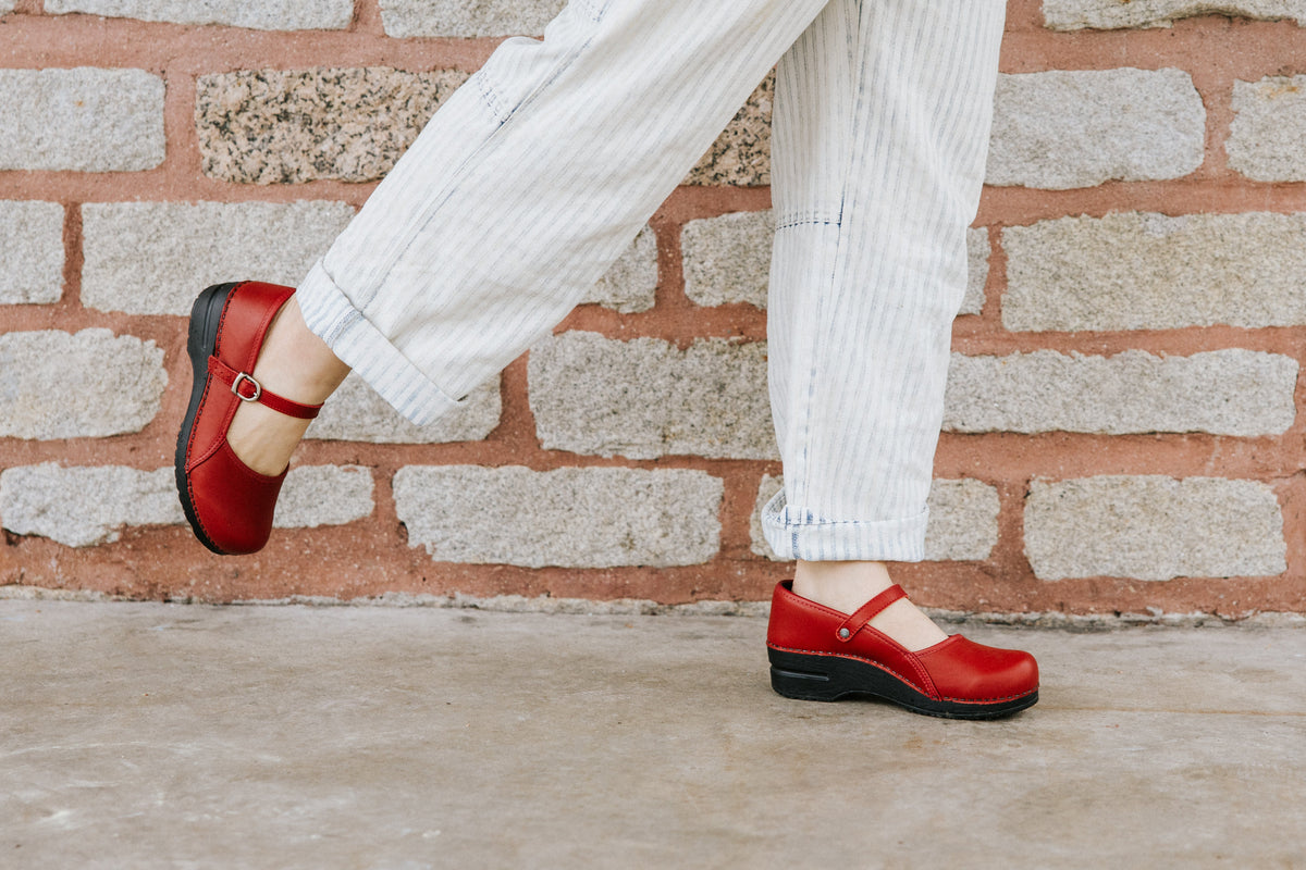 Clare Women&#39;s Clog - Red - Second